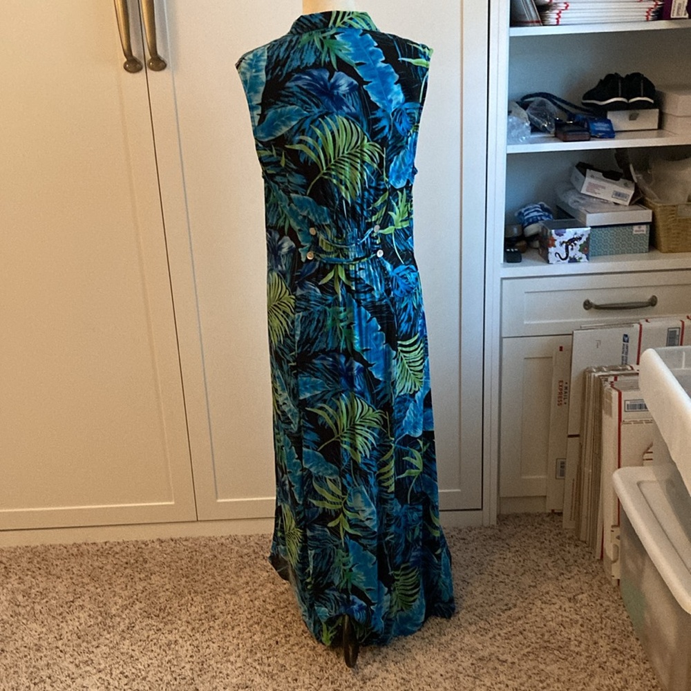 California Krush sleeveless button down dress - Picture 2 of 7